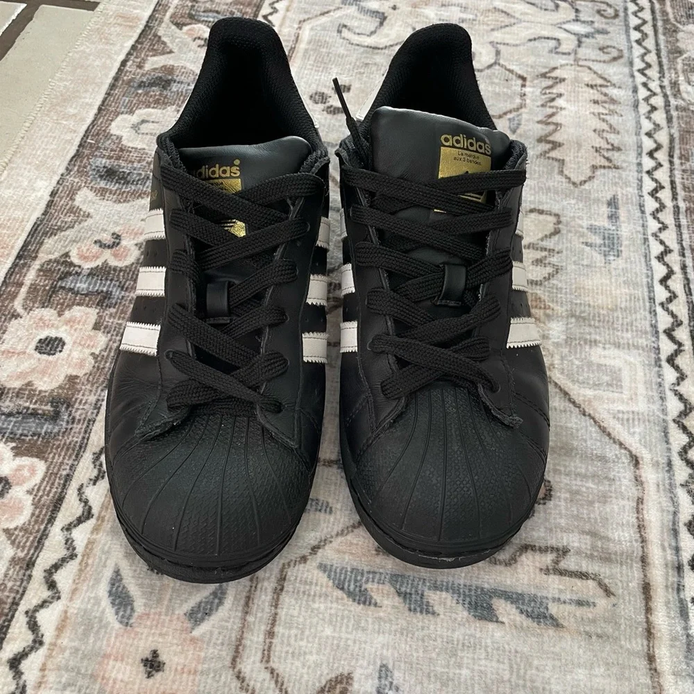 Adidas unisex Superstar Sneakers - Black with White Stripes
